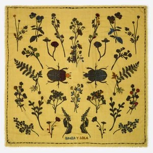 Szal wełna sylwetki kwiaty i chrabąszcze hafty BIMBA Y LOLA