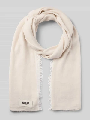 Szal z detalem z logo i dodatkiem lnu model ‘PLINA’ drykorn