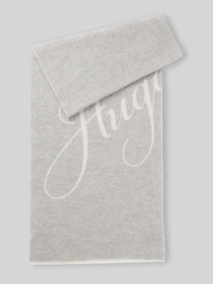 Szal z dużym napisem z logo Hugo Jasnoszary