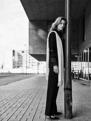 Szal z frędzlami ecru Moodo