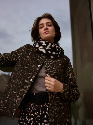 Szalik w panterkę kremowy Moodo