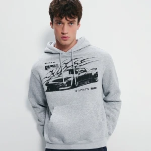 Szara bluza z kapturem i nadrukiem samochodu i tribala House