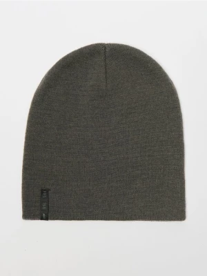 Szara czapka beanie z naszywką House