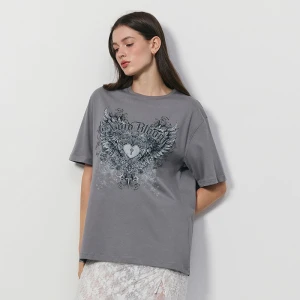 Szara koszulka regular fit z nadrukiem Y2K House