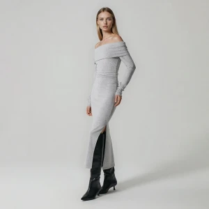 Szara sukienka dzianinowa z dekoltem off shoulder House