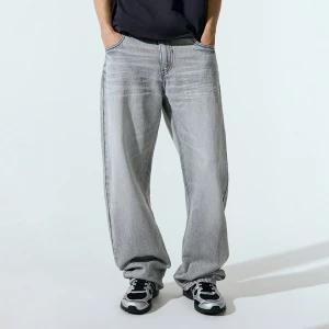 Szare jeansy low rise baggy z efektem sprania House