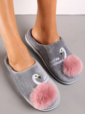 Szare Kapcie na Płaskiej Podeszwie z Pomponem i Haftem Xamela