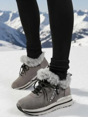 Szare Płaskie Sneakersy Ozdobione Futerkiem i Napisem Tarvina vices