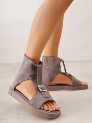 Szare Sandały w Stylu Botków z Ozdobną Klamrą Theaneasi