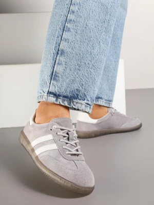Szare Skórzane Sneakersy na Płaskiej Podeszwie Ozdobione Paskami Nelavirae