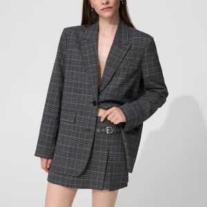 Szare spódnico-spodenki w kratkę z klamrą House