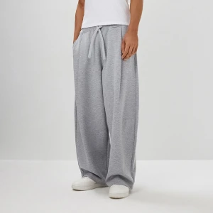 Szare spodnie dresowe barrel fit z zakładkami House