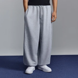 Szare spodnie dresowe super baggy fit House