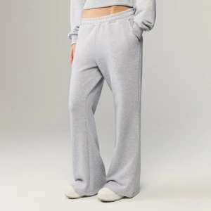 Szare spodnie dresowe typu dzwony z elastycznym pasem House