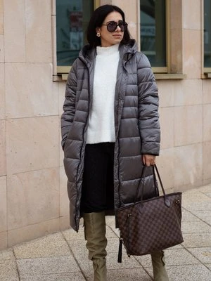 Szary pikowany płaszcz damski z kapturem – Cosmic Chic Olsen