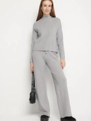 Szary Prążkowany Komplet Dzianinowy Szerokie Spodnie i Sweter z Półgolfem Fenitiva