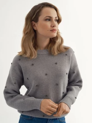 Szary sweter damski z aplikacjami OCHNIK