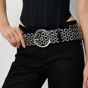 Szeroki pasek z metalowymi oczkami czarny House