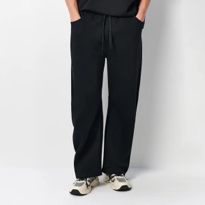 Szerokie spodnie dresowe barrel fit czarne House