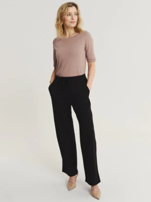 Szerokie wiskozowe spodnie w czarnym kolorze Greenpoint