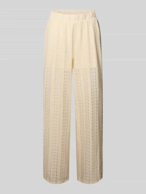 Szerokość spodnie z wzorem z koronki model 'CASSANDRA' Vero Moda