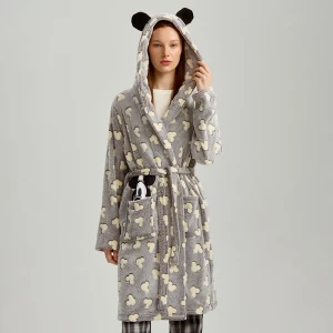 Zdjęcie produktu Szlafrok z kapturem i nadrukiem all over Mickey Mouse House