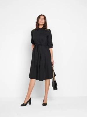 Szmizjerka z koronką i wiązanym paskiem bonprix