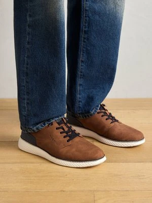 Sznurowane obuwie sportowe Bugatti