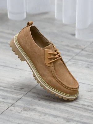 Sznurowane obuwie sportowe Clae