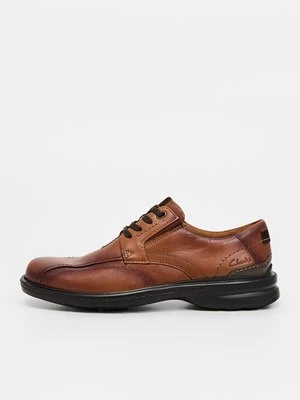 Sznurowane obuwie sportowe Clarks