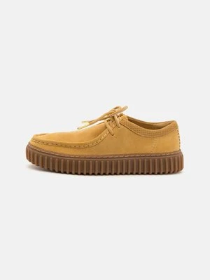 Sznurowane obuwie sportowe Clarks