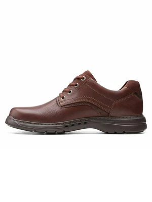 Sznurowane obuwie sportowe Clarks