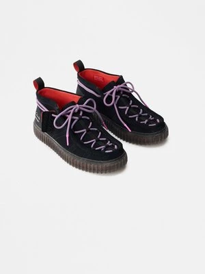 Sznurowane obuwie sportowe Clarks