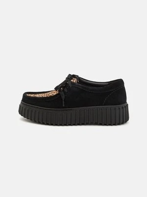 Sznurowane obuwie sportowe Clarks