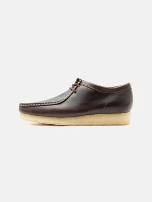 Sznurowane obuwie sportowe Clarks ciemnobrązowy