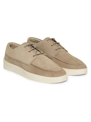 Sznurowane obuwie sportowe Matinique