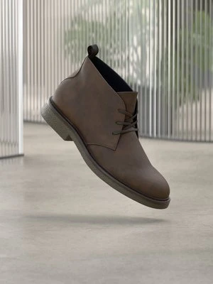 Sznurowane obuwie sportowe Pier One