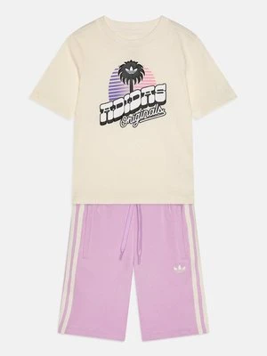 Szorty adidas Originals