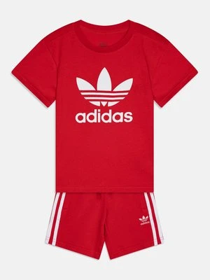 Szorty adidas Originals