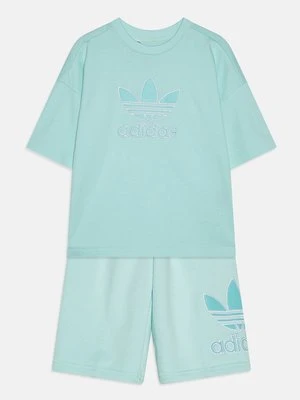 Szorty adidas Originals