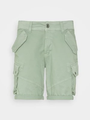 Szorty alpha industries