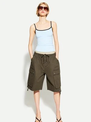 Szorty Bershka