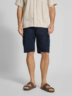 Szorty cargo o kroju regular fit z paskiem Lerros