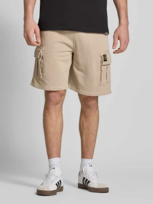 Szorty cargo o kroju regular fit z wpuszczanymi kieszeniami Superdry