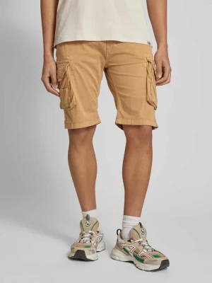 Szorty cargo o kroju regular fit z wyhaftowanym logo model ‘CREW SHORT’ alpha industries
