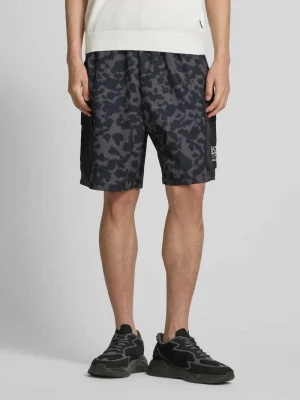 Szorty cargo o luźnym kroju z nadrukiem z logo model ‘TRAIN VISIBILITY’ EA7 Emporio Armani