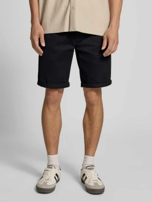 Szorty chinosy o kroju regular fit z paskiem model ‘MIKE’ Redefined Rebel
