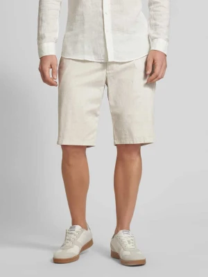 Szorty chinosy o kroju slim fit z fakturowanym wzorem Christian Berg Men