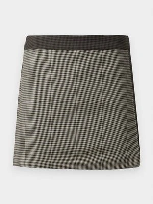 Szorty Colourful Rebel