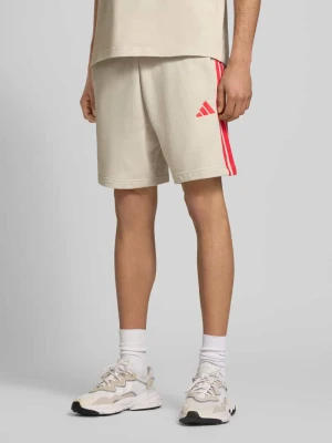 Szorty dresowe z mieszanki bawełny, krój regular fit adidas Sportswear